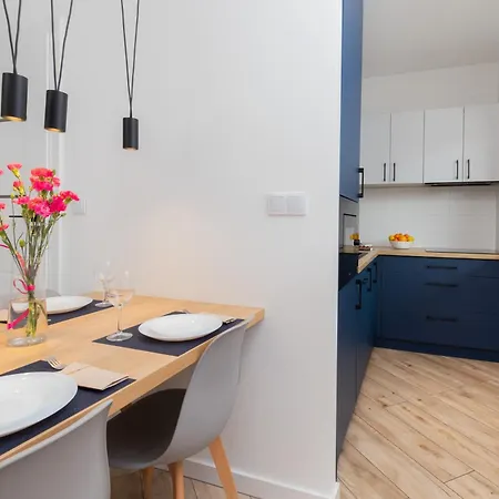 Appartement Old Town Aesthetic Deep Blue In By Renters