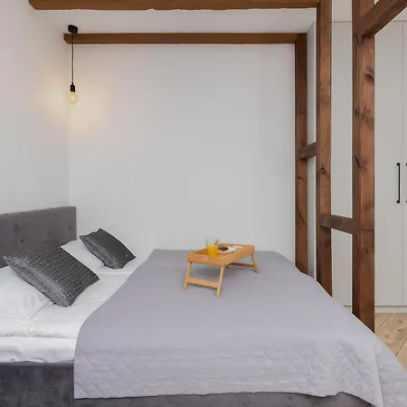 Appartement Old Town Aesthetic Deep Blue In By Renters *