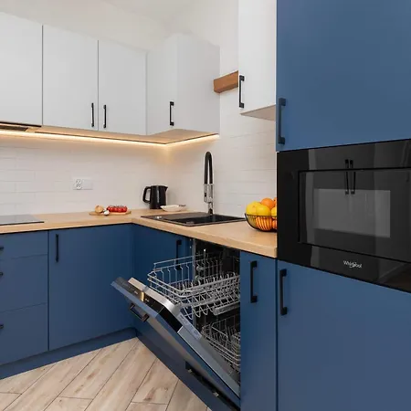 Appartement Old Town Aesthetic Deep Blue In By Renters