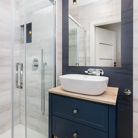 Old Town Aesthetic Deep Blue In By Renters Appartement Gdańsk